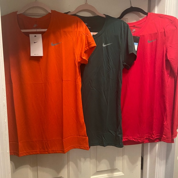 NIKE Women's Lot of M Medium Dri Fit T-Shirts New - Picture 7 of 12